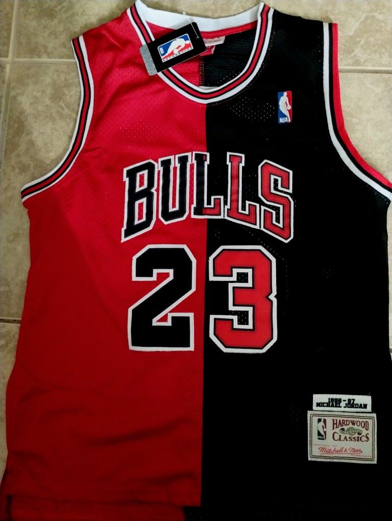 Michael Jordan Bulls Jersey 