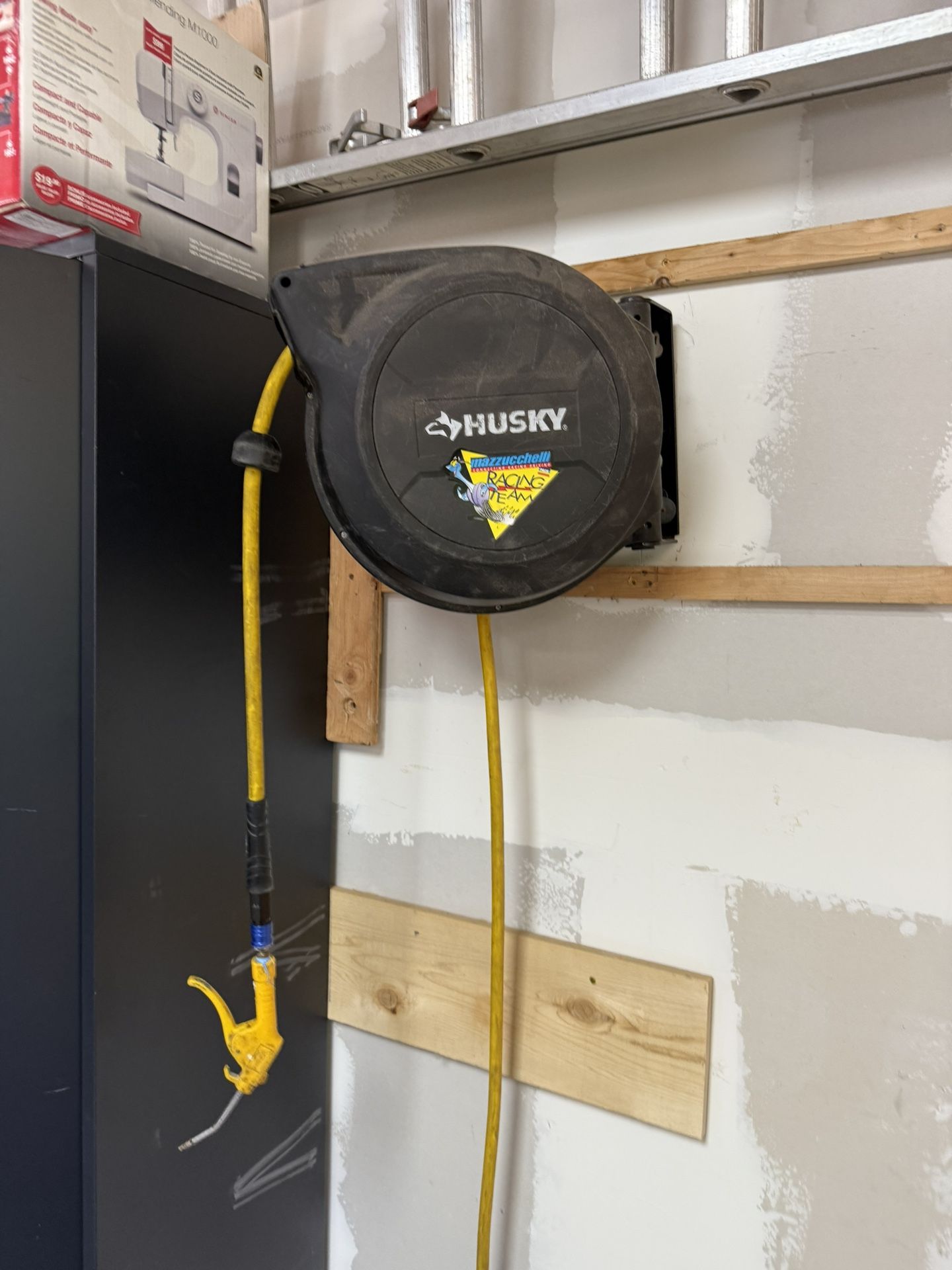 Husky Airline Hose Retractable Reel 50ft