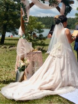 Size 10 Wedding Dress $75