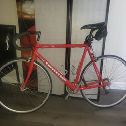 Like New Cannondale R300 road bike For Sale