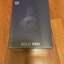 Brand new Beats by Dre  Solo Pro wireless headphones limited edition color blue 