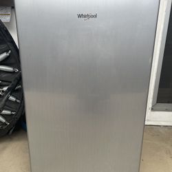 Whirlpool 4.3 cu ft Mini Refrigerator Stainless Steel 