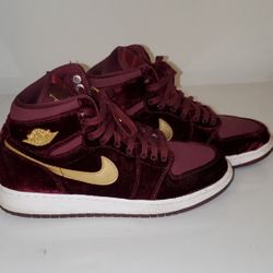 Jordan 1 Retro Heiress Velvet Maroon 