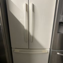 Whirlpool Refrigerator Working Great 