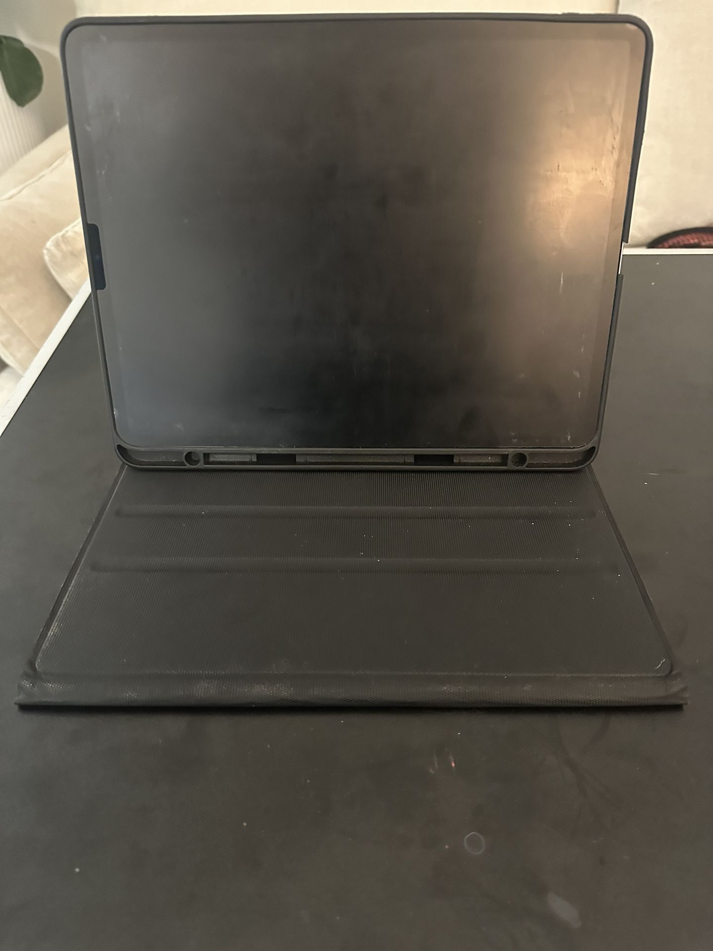 Apple iPad Pro 12.9in (6th Gen)
