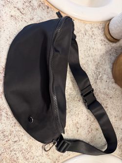 Bearpaw Black Everywhere Belt Bag