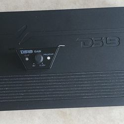 Like New DS18 1200 Watt Amplifier with Bass Control Knob