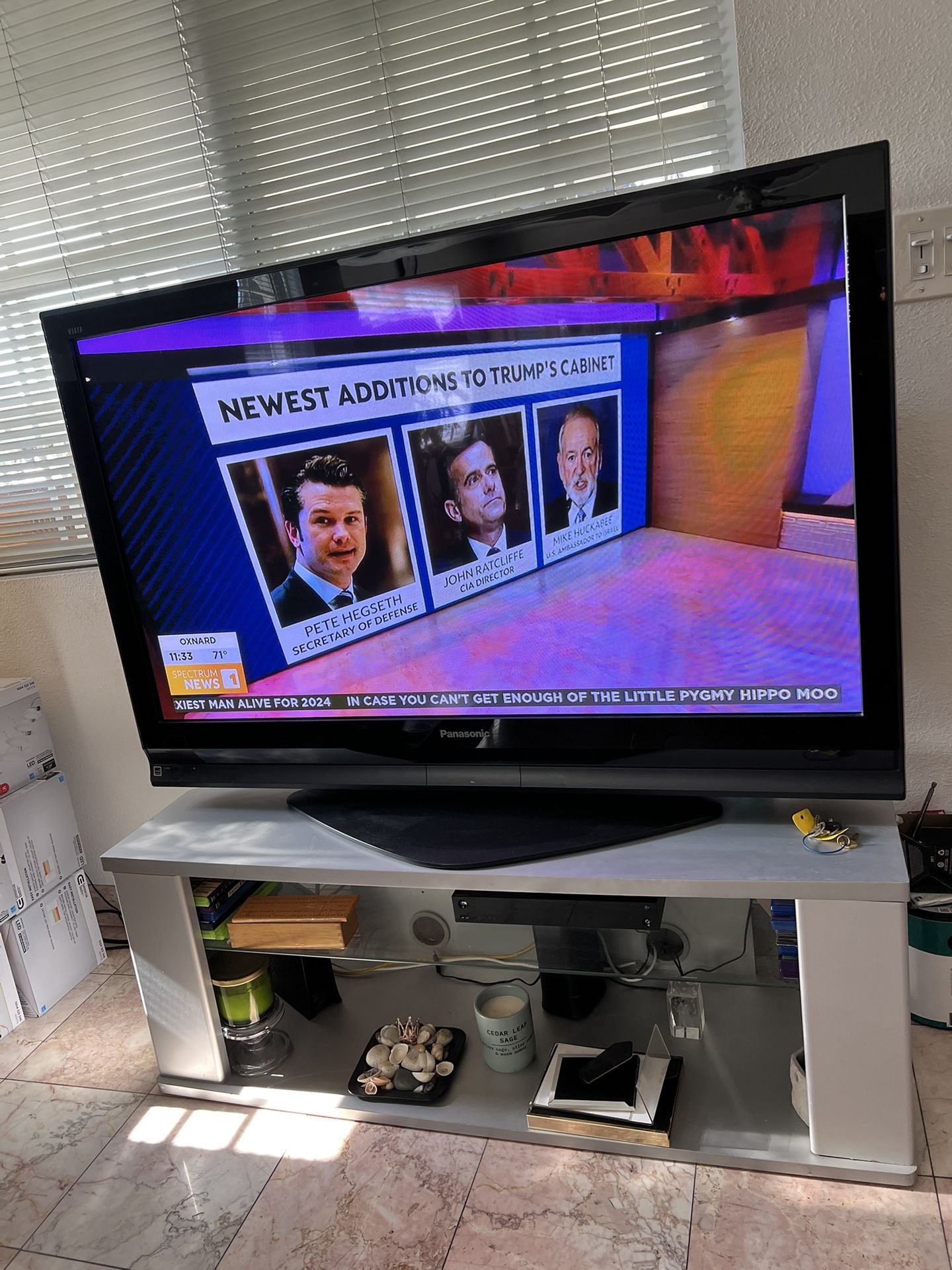 No smart Tv. Panasonic TV 50 Pulgadas televicion Buenas condiciones. This is a used panasonic TV in great working and physical condition. 50