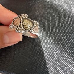 Vintage Black Hills Sterling Silver Ring w/ rose gold and yellow gold leaves 🍂, size 12.5 , marked 925 JO , beautiful ring