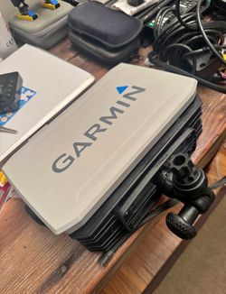Garmin Echomap UHD 93sv+Tranducer