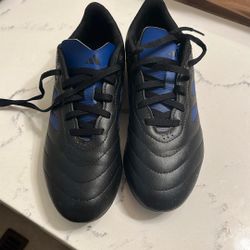 Adidas Cleats Size 4 , In Great Condition.