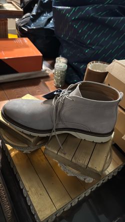 Bayhill Mid Stone Nubuck by Clarks