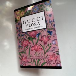 GUCCI Flora Gorgeous Gardenia Eau De Parfum EDP Sample Spray .05oz 1.5ml