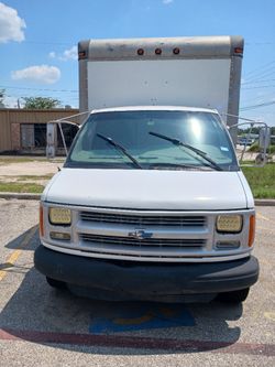 2001 Chevy express 3500 Box Truck