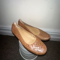 Women’s Tan Flat Shoes 