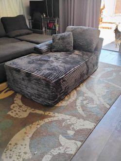 Brand new Boneless Couch 4 piece set.
