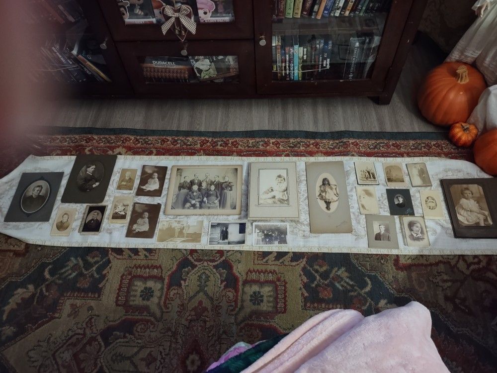 ***OLD BLACK&WHITE PHOTOS***