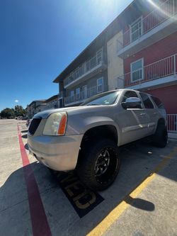 2007 GMC Yukon – Clean, Lifted, Ready to Go!