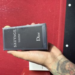 Dior Sauvage Eau De Parfum