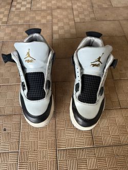 Jordan 4s 