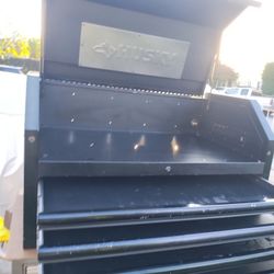 Husky 4 Drawer Top Tool Box. All Drawer Open & Close Good. Some Scratches Over Spray Paint White. No Key Cylinder Broken. Overall Good Condition.