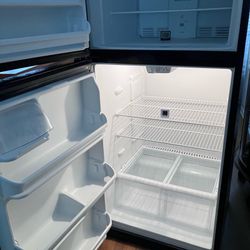 Frigidaire 18 Cu Refrigerator