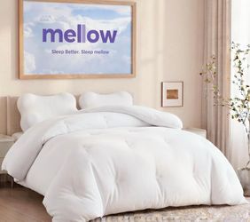 Mellow Marshmellow Comforter in White Twin XL ( regular price of $129)
