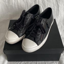 COACH sneaker Size 7.5