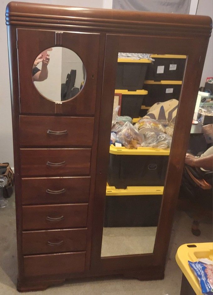 I AM Selling Armoire Cabinet And Closet Comes With Key