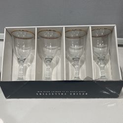 New 4 Piece 10oz Goblet Gold Rim