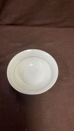 Gibson small bowls