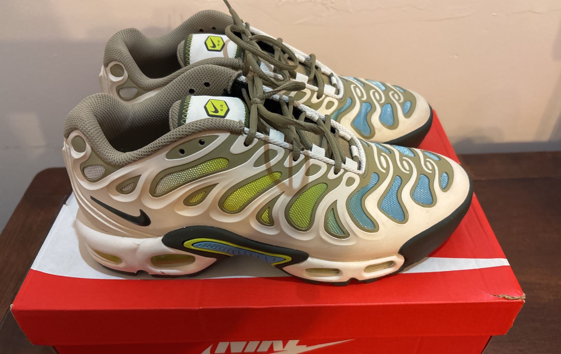 Nike Air Max Plus Drift Size 8
