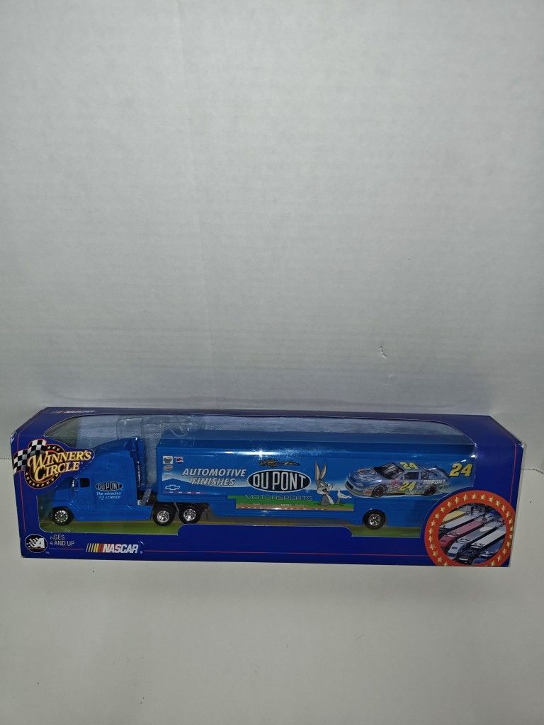 Winners Circle NASCAR #24 Jeff Gordon Bugs Bunny DuPont Motorsports Transporter