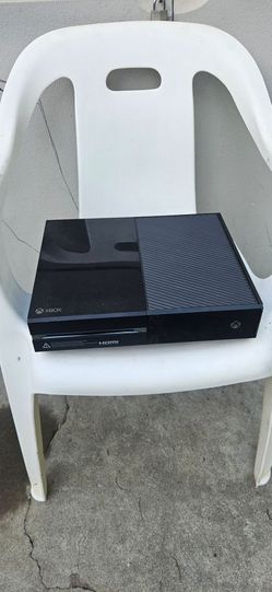 Xbox one consul only no cords no Controller no games