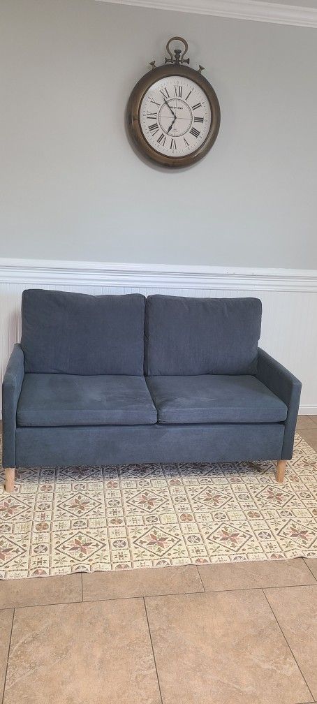 Stunning mini sofa in excelent condition 