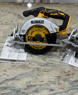 Dewalt DCS565 6 1/2 Circular Saw  New