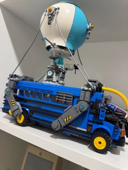 Fortnite Lego bus