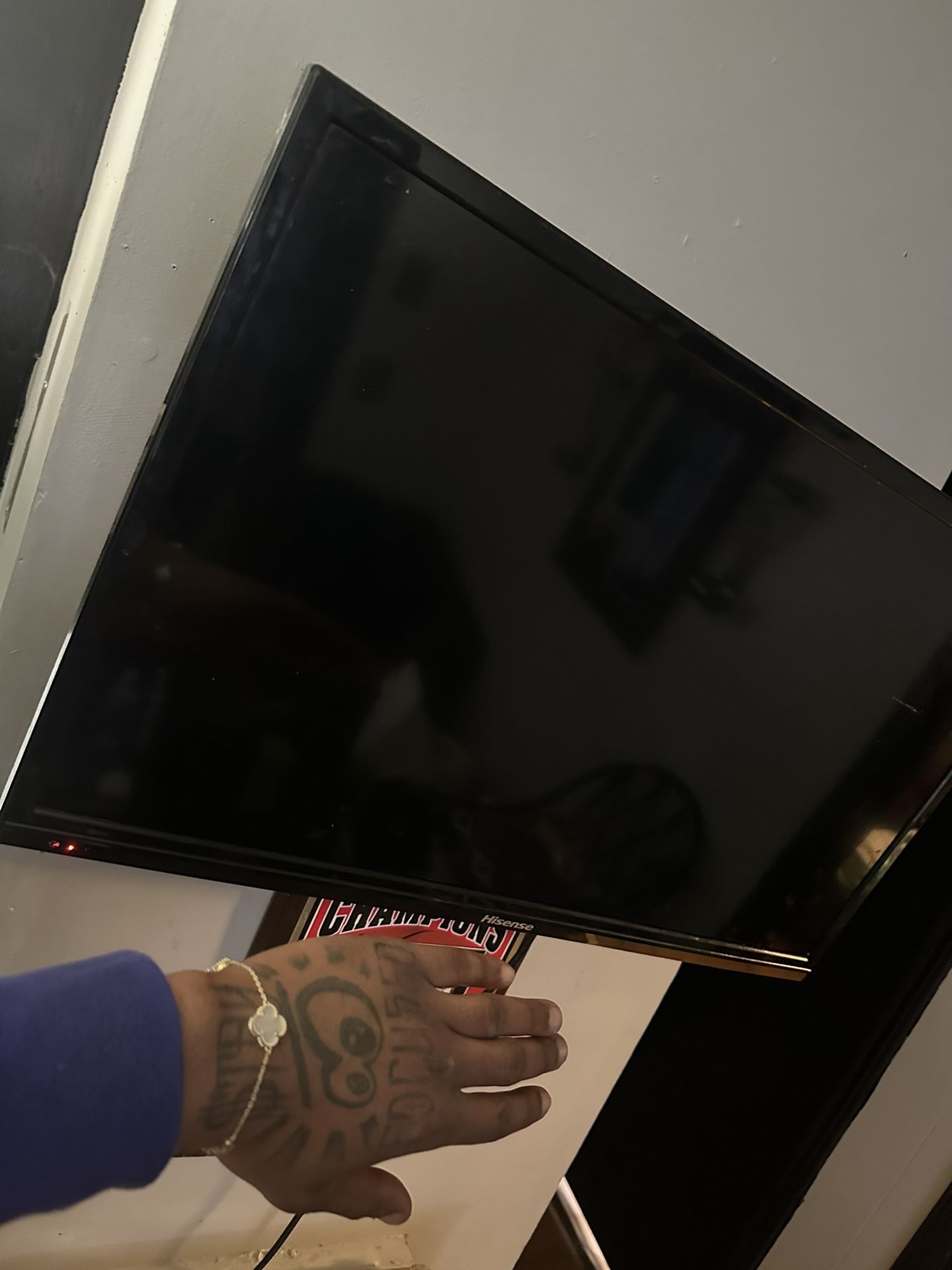 32 Inch Tv With Mounted System