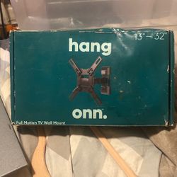 Like New TV Wall Mount – Full Motion (13”–32” TVs)
