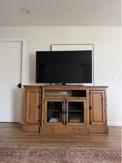 TV Stand / Media Console