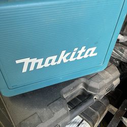 Vendo Taladro Makita 