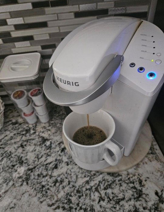 Keurig Coffee Maker Machine Works Great/Cash Only