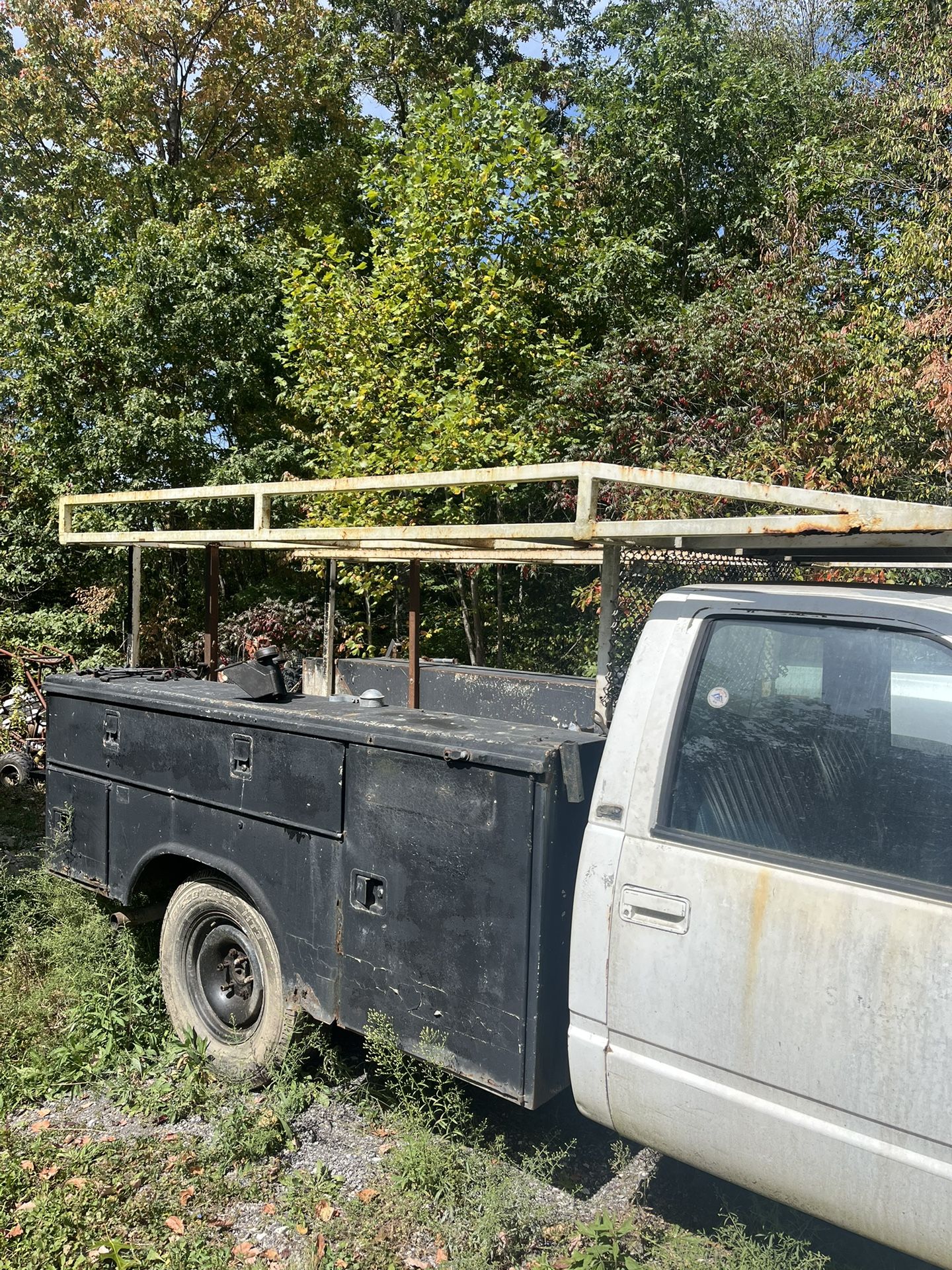 Six Door Mechanics Utility Bed With Tommy Lift And Over The Can Ladder Rack And Headache Shield