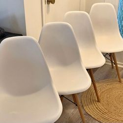 4 Dining Chairs Like New