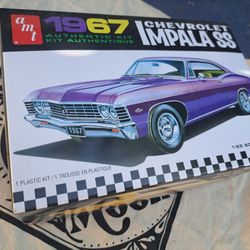 LIKE NEW MODEL CAR CLASSICS 