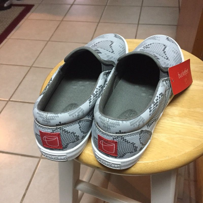 size 8.5 Bucketfeet Grey Charcoal slip-on shoes Women’s