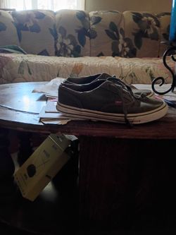 Levi's size 8 shoes by bucks