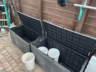 Outdoor  storage  containers