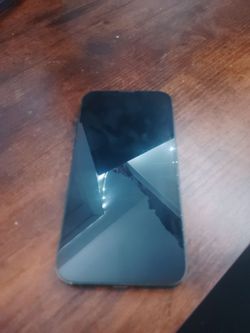 iPhone 13 fully turns on. "Locked to owner"