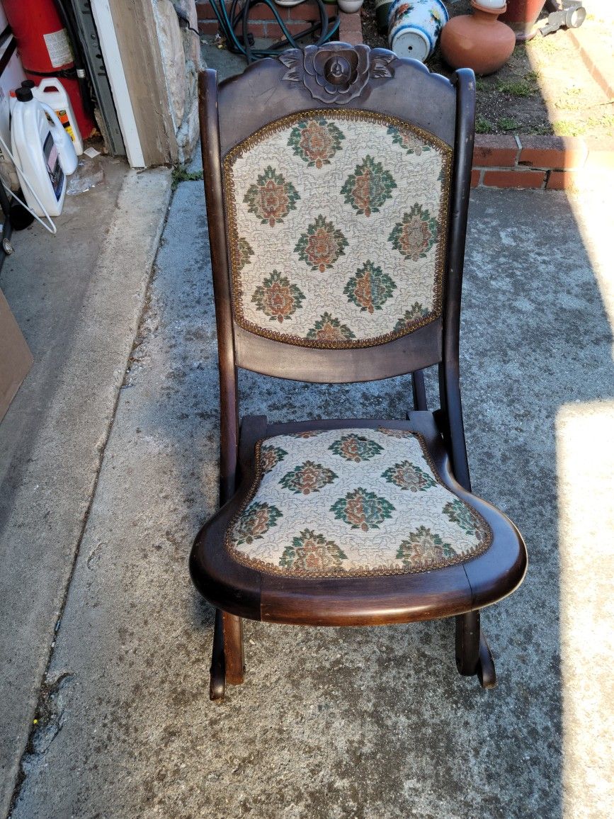 Folding Victorian Style Wooden Rocking Chair $ 65